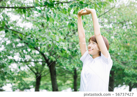 Woman relax 56737427