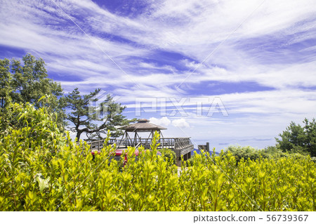 Blue sky and observatory on the plateau 56739367