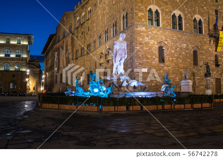 Florence night view 56742278