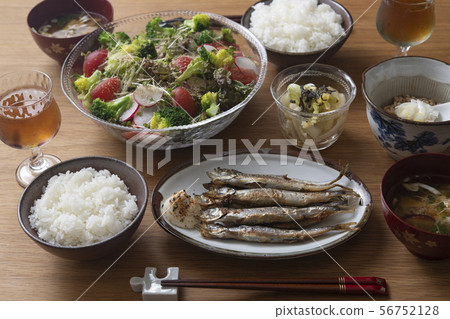Shishamo set meal with children 56752128