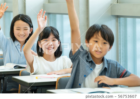 小學學校班級課堂學校生活形象 56753607