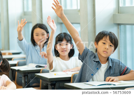 小學學校班級課堂學校生活形象 56753609