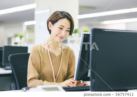 Business woman (desk work 56757411