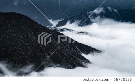 Mountain scenery (Sea of clouds) 56758156