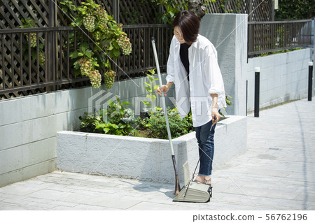 Ladies Clean the garden Clean the entrance Clean the town Ladies Clean the garden Clean the entrance Clean the town 56762196