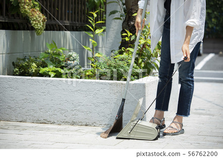 女士清潔花園清潔入口清潔城鎮 56762200