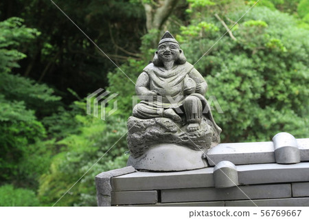 [Shikoku 88 Temples] No. 52 Ebisu statue made of Taisenji tiles Matsuyama City, Ehime Prefecture 56769667