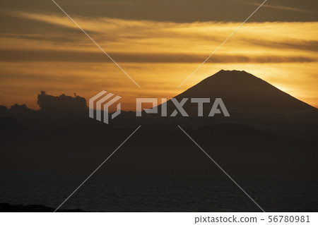 Fuji silhouette sunset view 56780981