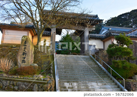Yoshizaki Gobo Remains Yoshizaki Nishi Betsuin 56782066