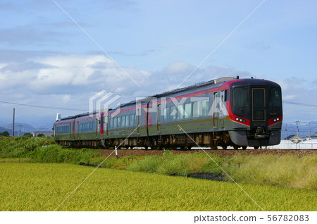 由Inaho和Awa舞蹈添加成為4車形成的2600系列Uzushio 由Inaho和Awa舞蹈添加成為4車形成的2600系列Uzushio 56782083