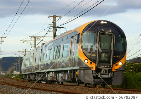 Limited express Shiokaze all trains Okayama arrivals and departures, 8600 series that runs independently from Takamatsu to Utazu / Tadotsu, limited express Ishizuchi 56782087