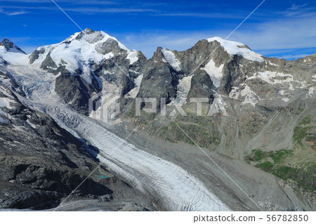 Diavolezza觀點的Pitz Bernina Morteratsch冰川 Diavolezza觀點的Pitz Bernina Morteratsch冰川 56782850