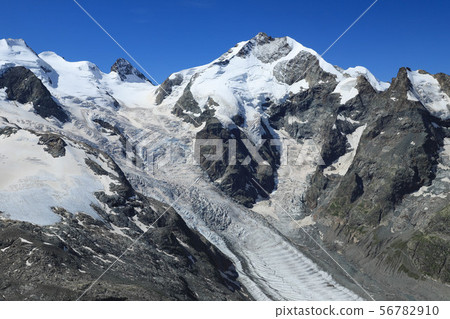 從Diavolezza,伯爾尼納阿爾卑斯山的著名高峰 從Diavolezza,伯爾尼納阿爾卑斯山的著名高峰 56782910