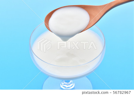 酸奶（里海酸奶）發酵乳製品形象。 56782967