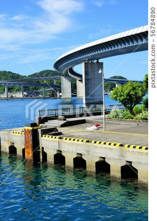 Ushibuka港口,鹿兒島縣長島往返渡輪碼頭,天草市,熊本縣周圍的風景 Ushibuka港口,鹿兒島縣長島往返渡輪碼頭,天草市,熊本縣周圍的風景 56784890