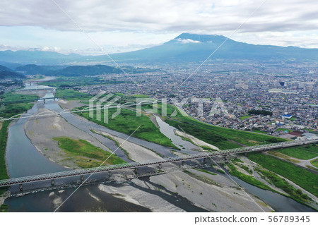 富士河和富士山 56789345