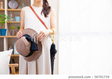 外出時孕婦防紫外線 56791739