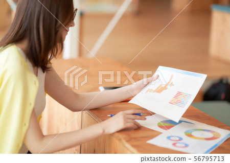 Female business image 56795713