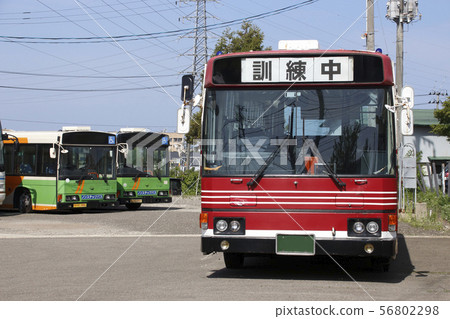 Old and new city buses that went to Ugo Kotsu Old and new city buses that went to Ugo Kotsu 56802298