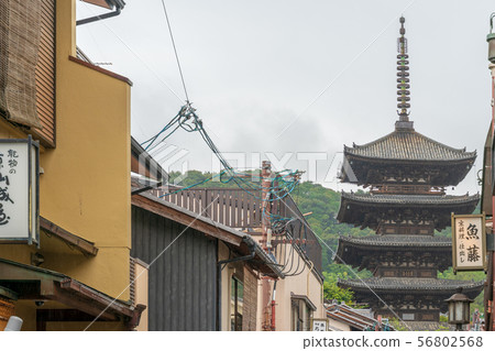 雨中的京都Hokanji(八坂塔) 雨中的京都Hokanji(八坂塔) 56802568