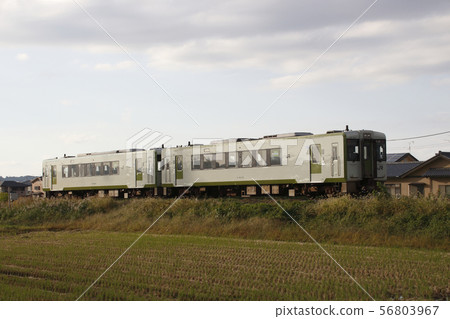 Banetsukoshi Line Kiha 110 56803967