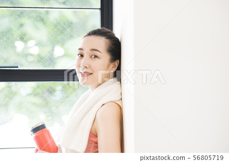 Woman training Woman training 56805719