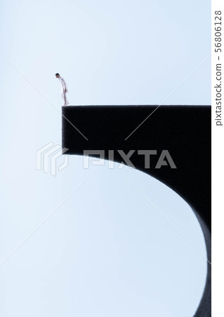 Difficult medical practice with bottomless risk 56806128