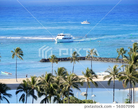 Entering Waikiki Entering Waikiki 56807096