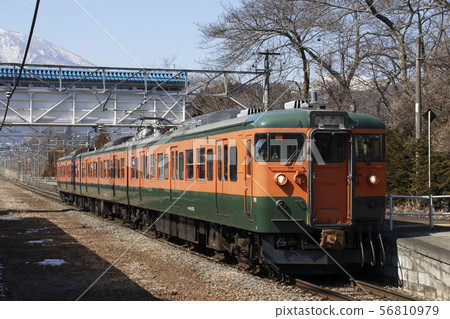 Kita-Shinano Line系列115(湘南色) Kita-Shinano Line系列115(湘南色) 56810979