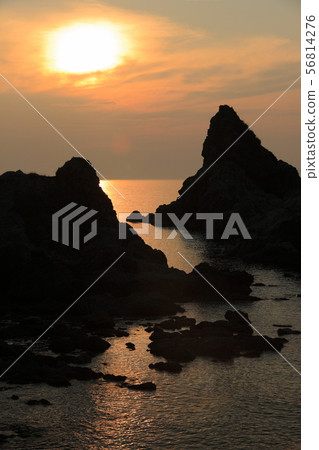 Sunset in the Sea of Japan 56814276