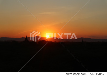 Bagan ruins sunset sunset 56815057