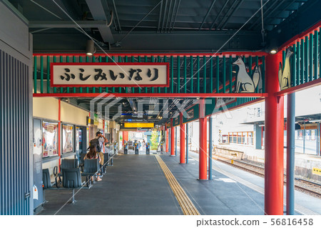 Early morning Fushimi Inari Station 56816458