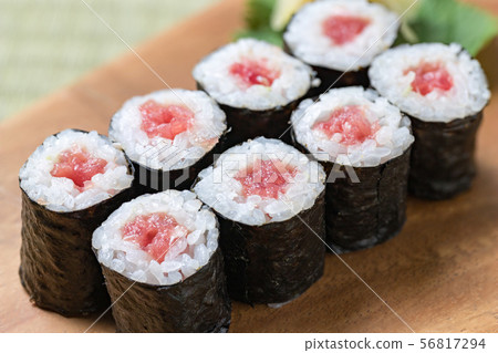 Iron rolled wrapping 56817294