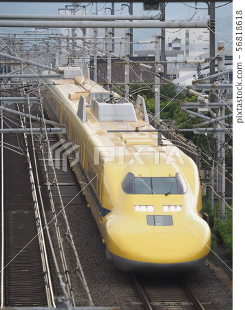 在黃岡丘博士立交橋 56818618