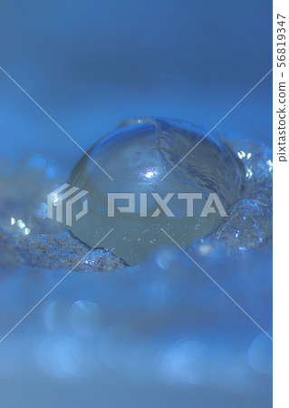 海灘和水晶 56819347