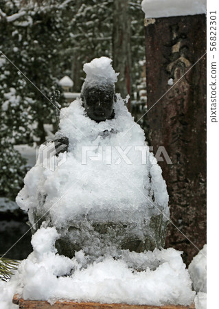 Koyasan Okunoin in winter 56822301