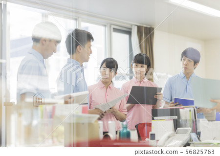 護理人員 56825763