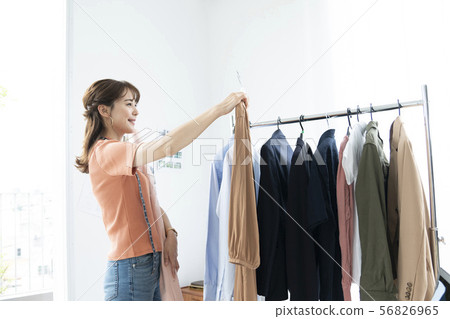 女性服裝協調時裝業概念圖像 56826965