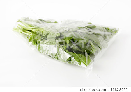 莧菜葉（葉蔬菜）在一個袋子裡 56828951