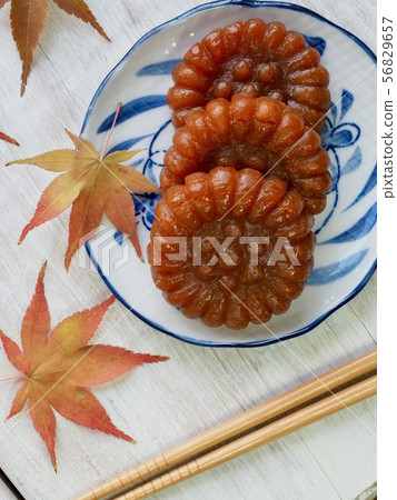 Korean traditional sweets: Yakgwa, maple leaves, and hangwa 56829657