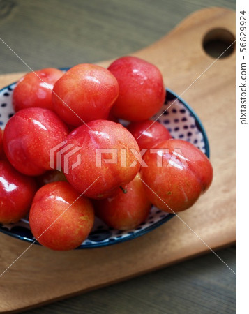 Fresh organic fruit plums from Korea 56829924