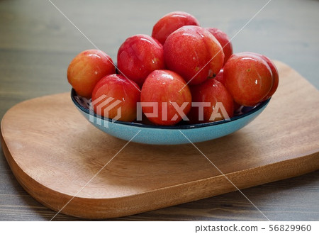 Fresh organic fruit plums from Korea 56829960