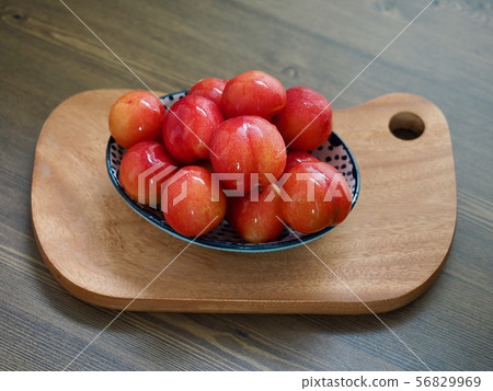 Fresh organic fruit plums from Korea 56829969