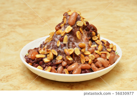 Shaved ice dessert Shaved ice dessert 56830977