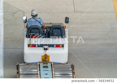機場貨運拖車 56834652