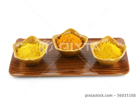 Turmeric roots and powder 56835108