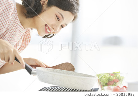 Female Lifestyle Cuisine Female Lifestyle Cuisine 56835982