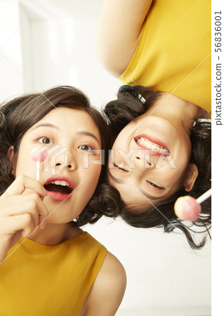 Female friend beauty 56836001