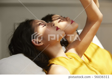 Women Women's Journey Resort 56836311