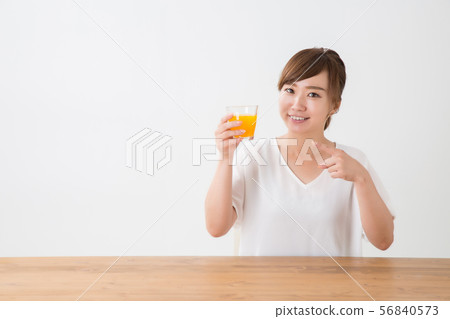 Drinks and women Drinks and women 56840573